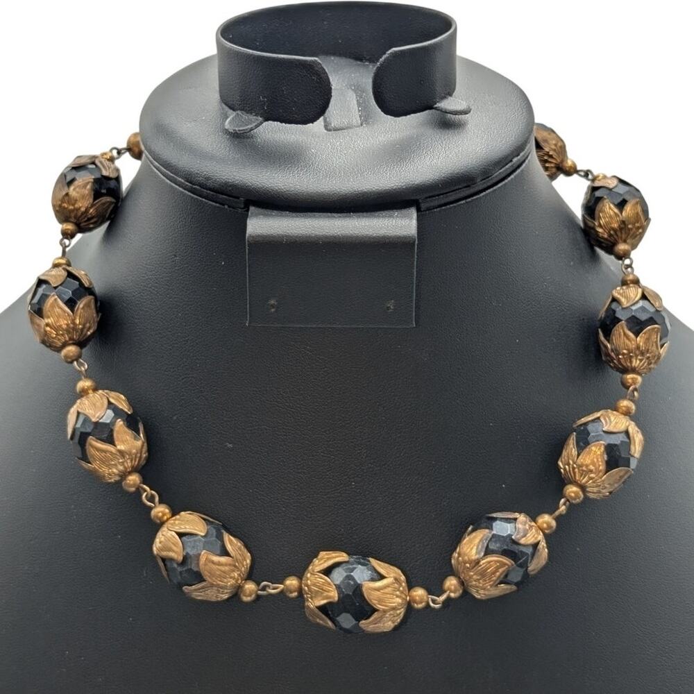 1940s Vtg Gold Tone Leaf Cradling Black Faceted Bead Hook Clasp Choker Necklace
